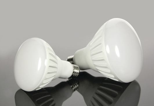 The Maxlite BR30 (left) and BR40 replace incandescent lamps (65W and 90W, respectively) in standard Edison-type sockets. Both lamps are available in 2,700K and CRI80-plus (maxlite.com).