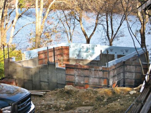 Polystyrene insulation panels were used to form the shelf to support the deck pans and I-beams.
