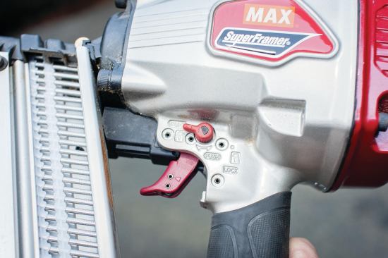 Most of the guns tested have a selector switch next to or on the trigger that allows the carpenter to change freely between sequential and bump-fire modes.