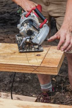 When I cut a hip, I first make the ridge cut with double cheek cuts.