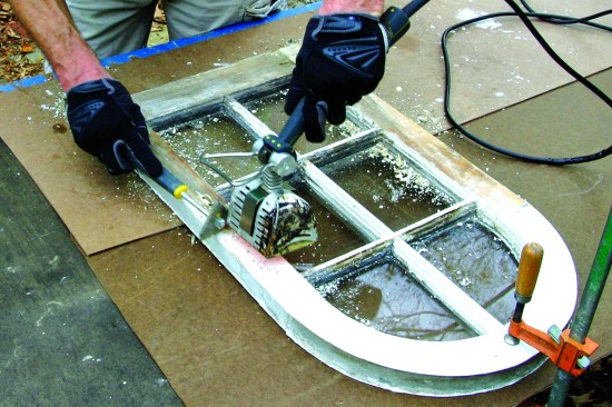 The Cobra directs concentrated infrared radiation over a small surface area, making it an excellent tool for window work.