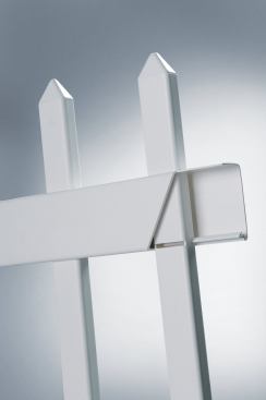 Amarroso pickets, like the panels, simply snap into the rails.