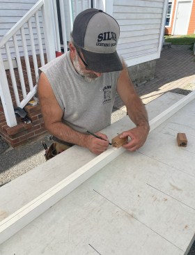 Marking the layout from the centers of the upper and lower nailers