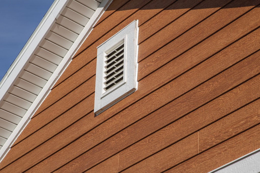LP SmartSide ExpertFinish Trim and Siding in a Natural Collection finish