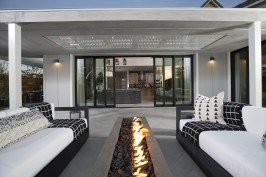 Milgard AX650 moving glass wall