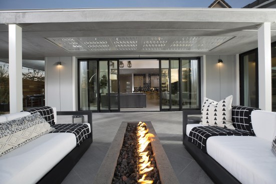 Milgard AX650 moving glass wall